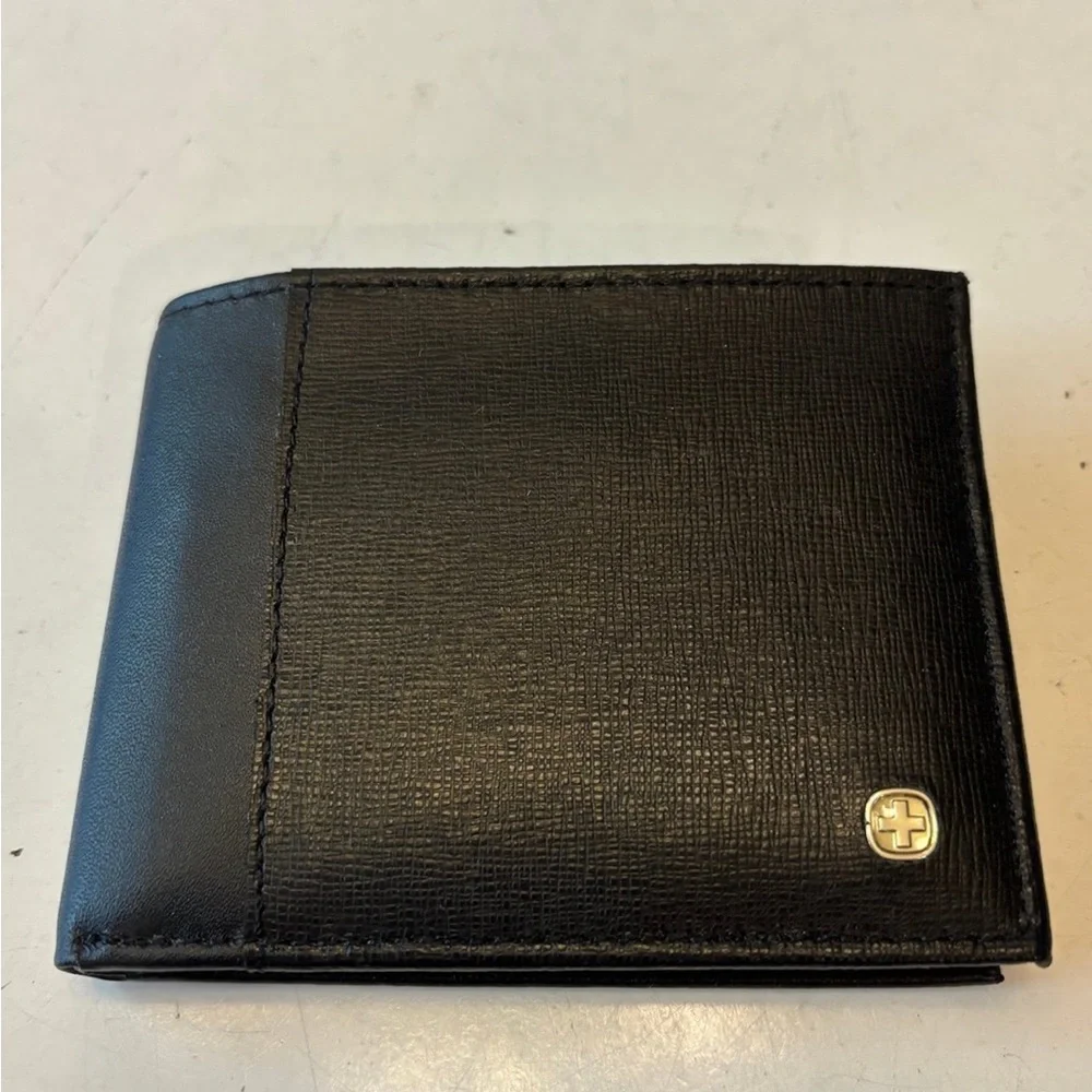 Swissgear men’s black leather wallet